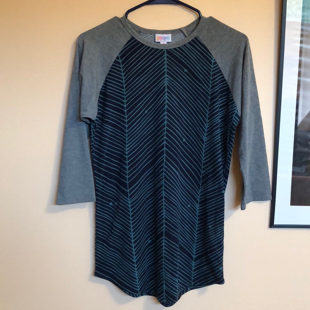 LulaRoe Raglan XS